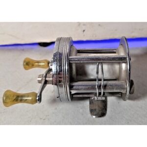 Vintage Shakespeare 1920 Wondereel Model GE Baitcasting Reel Made U.S.A. 1940s